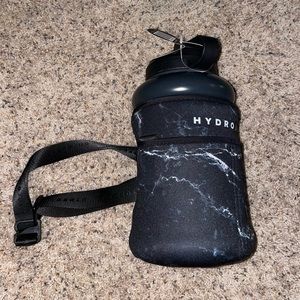 Black HYDROJUG